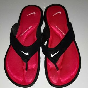 Nike Comfort Footbed Sandals. Pink/Black Size 9